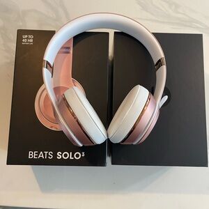 Beats by Dre Solo3 Wireless Headphones - White and Rose Gold